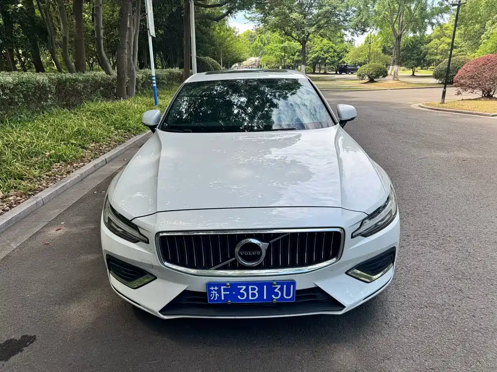 Volvo S60 2021 — фото 2