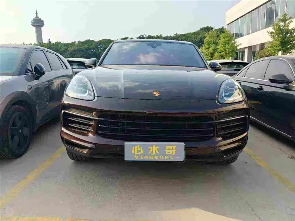 Porsche Cayenne Hybrid 2022 — фото 2