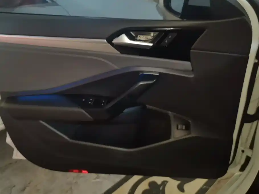 Volkswagen Sagitar 2022