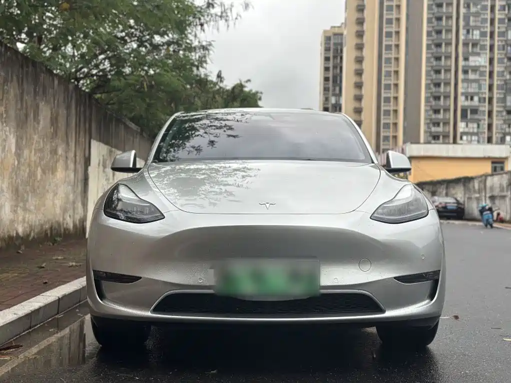 Tesla Model Y 2024 — фото 10