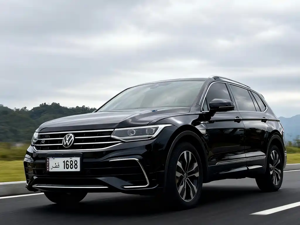 Volkswagen Tiguan L 2023 — фото 1