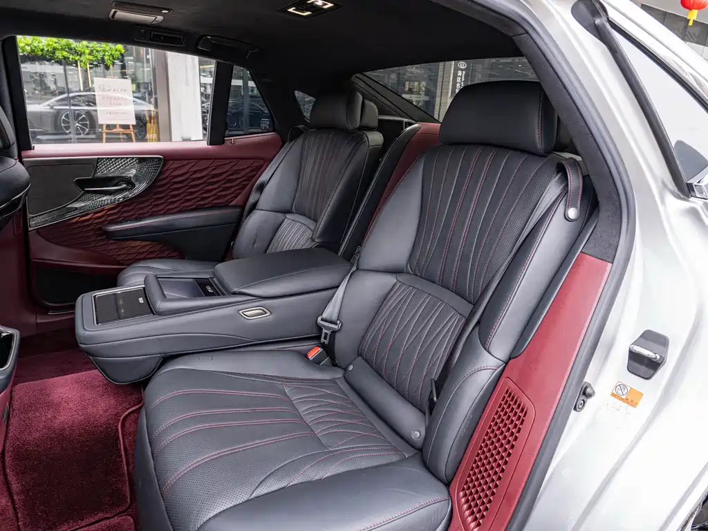 Lexus LS 2022 — фото 12