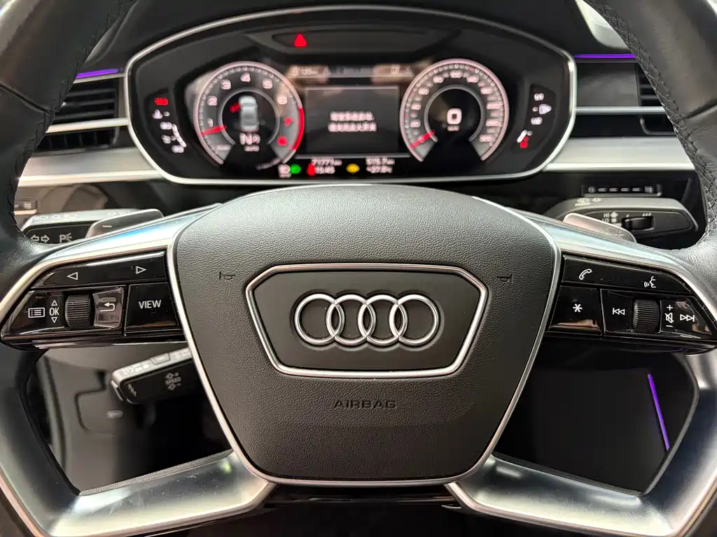 Audi A8 2022 — фото 14