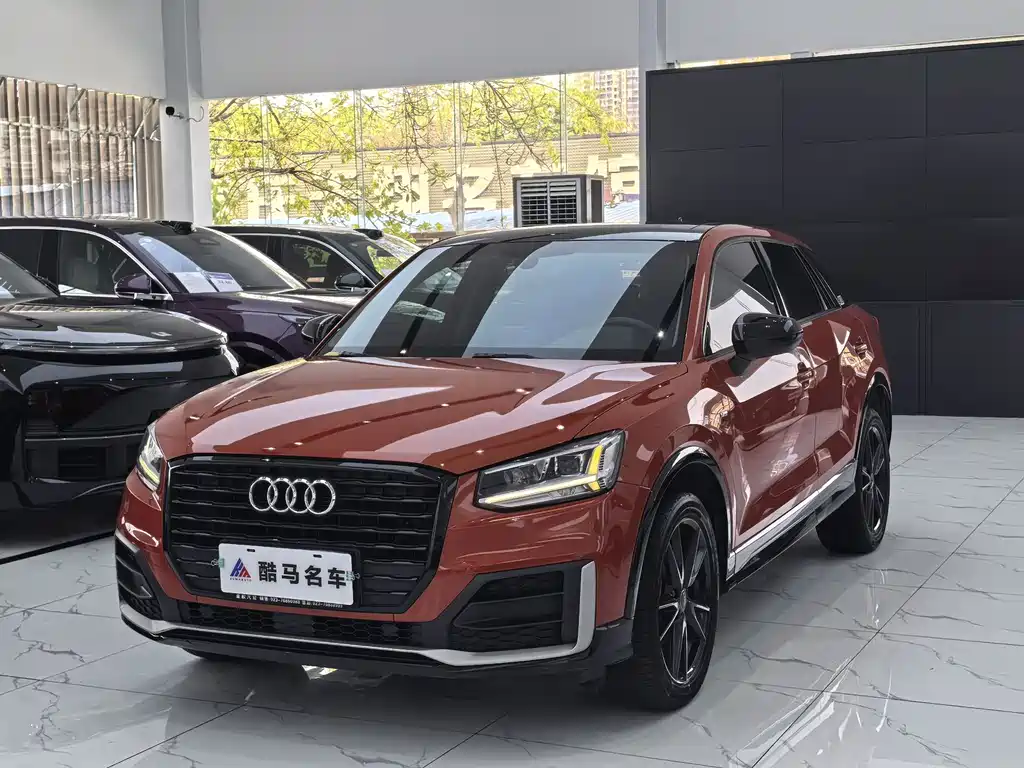 Audi Q2L 2021 — фото 1