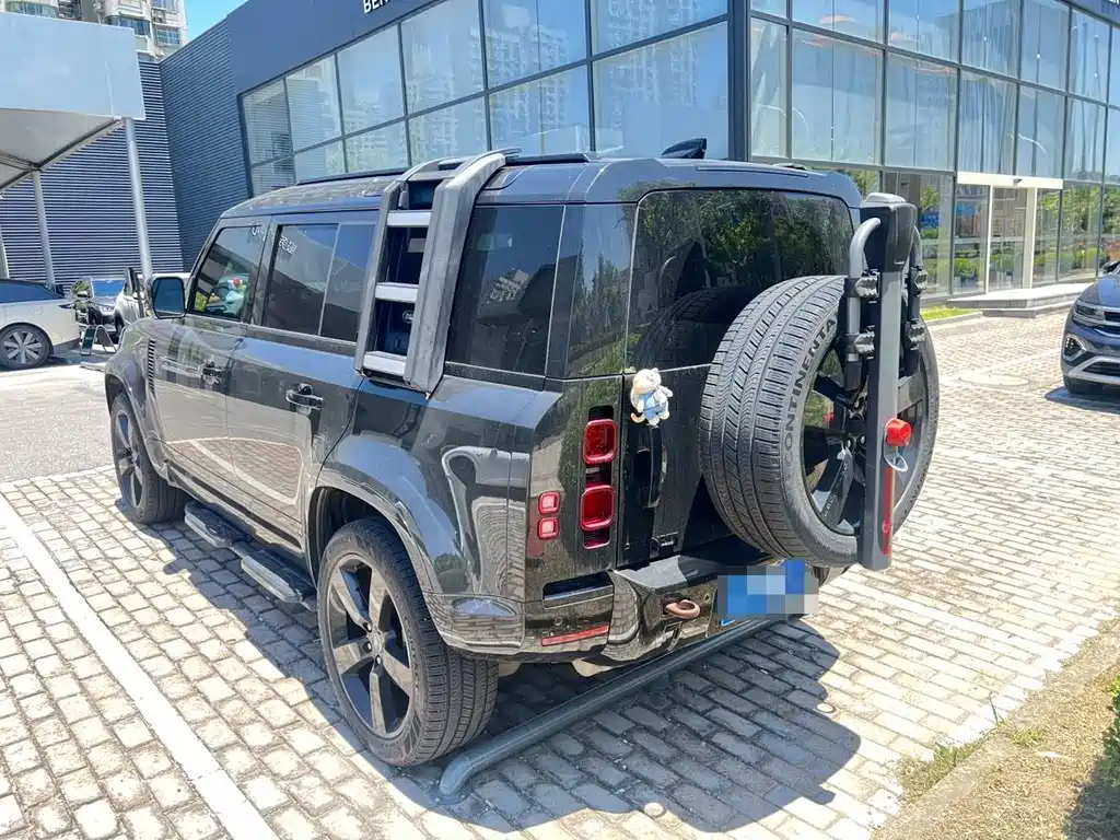 Land Rover Defender 2023 — фото 2