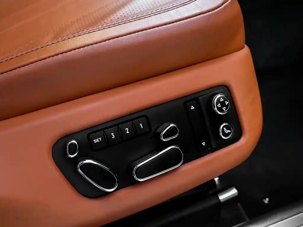 Bentley Flying Spur 2014 — фото 15