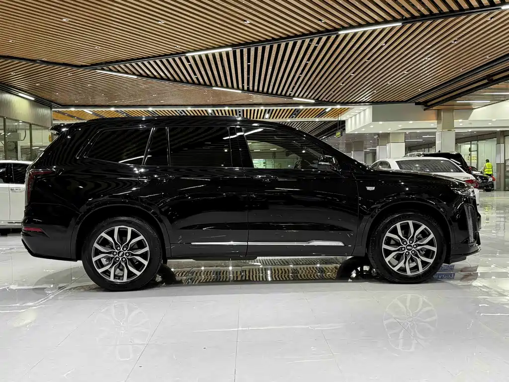 Cadillac XT6 2021 — фото 7