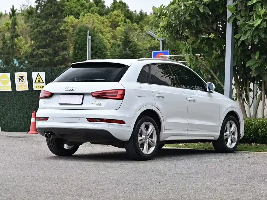 Audi Q3 2017 — фото 17