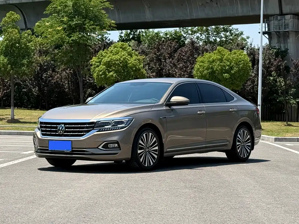 Volkswagen Passat 2021 — фото 1