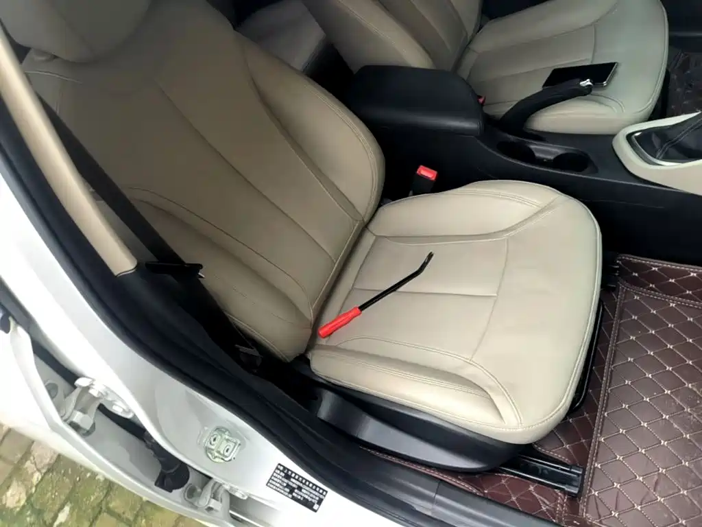 Buick Excelle 2019 — фото 25