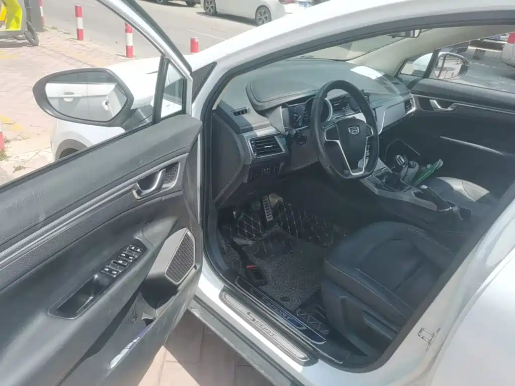 Geely Emgrand GS 2018 — фото 16