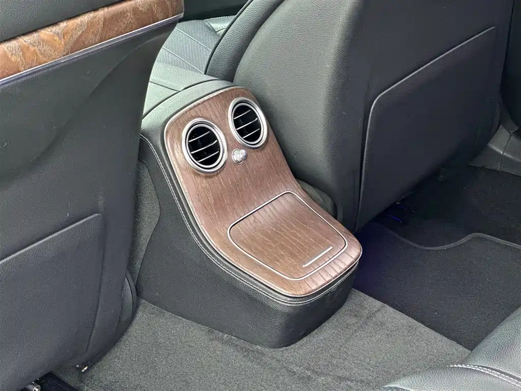 Mercedes-Benz E-Class 2021 — фото 12