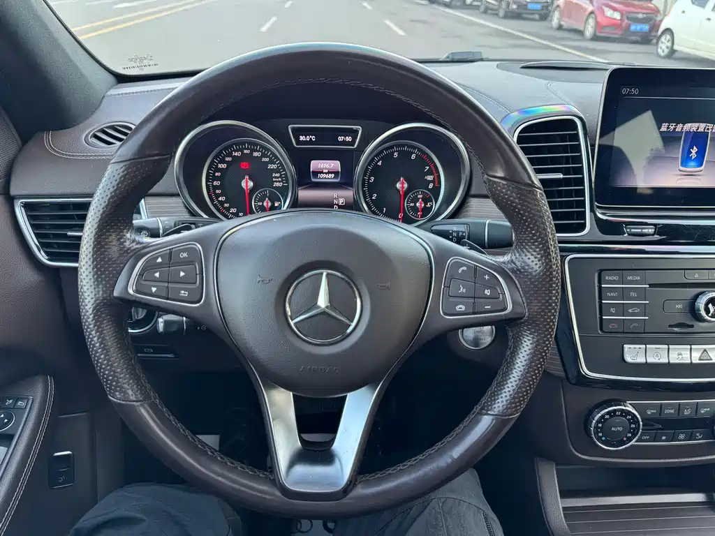 Mercedes-Benz GLE 2018 — фото 15