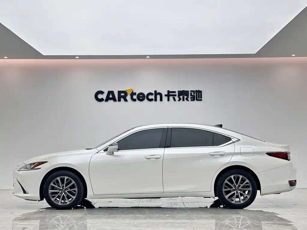 Lexus ES 2022 — фото 2