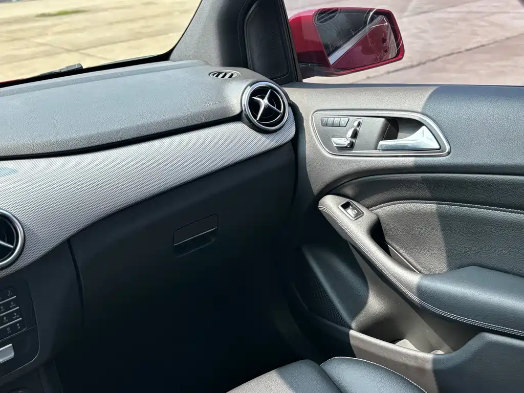 Mercedes-Benz B-Class 2018 — фото 14
