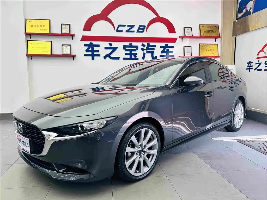 Mazda 3 Axela 2021 — фото 1