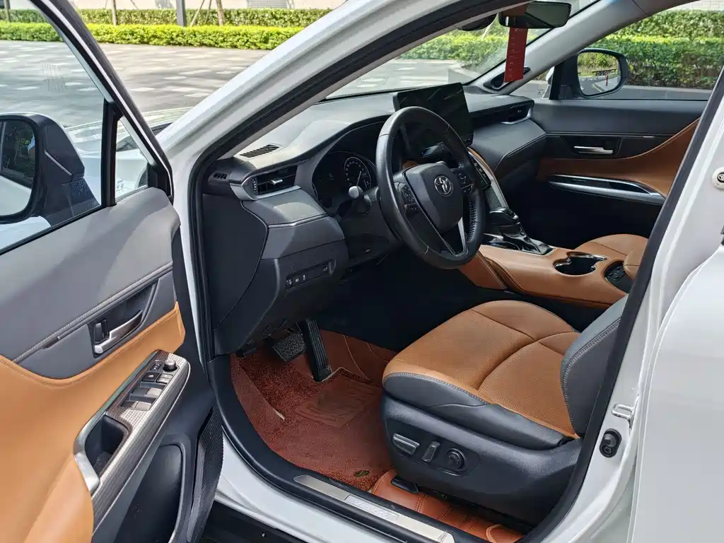 Toyota Venza 2022 — фото 10