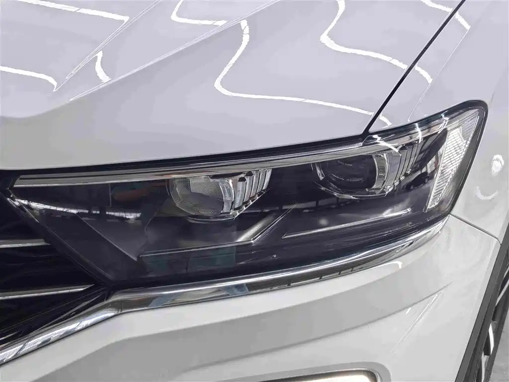 Volkswagen T-Roc 2023 — фото 9