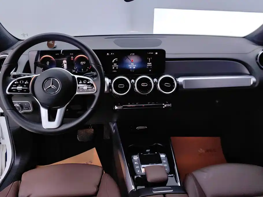 Mercedes-Benz GLB 2023 — фото 12