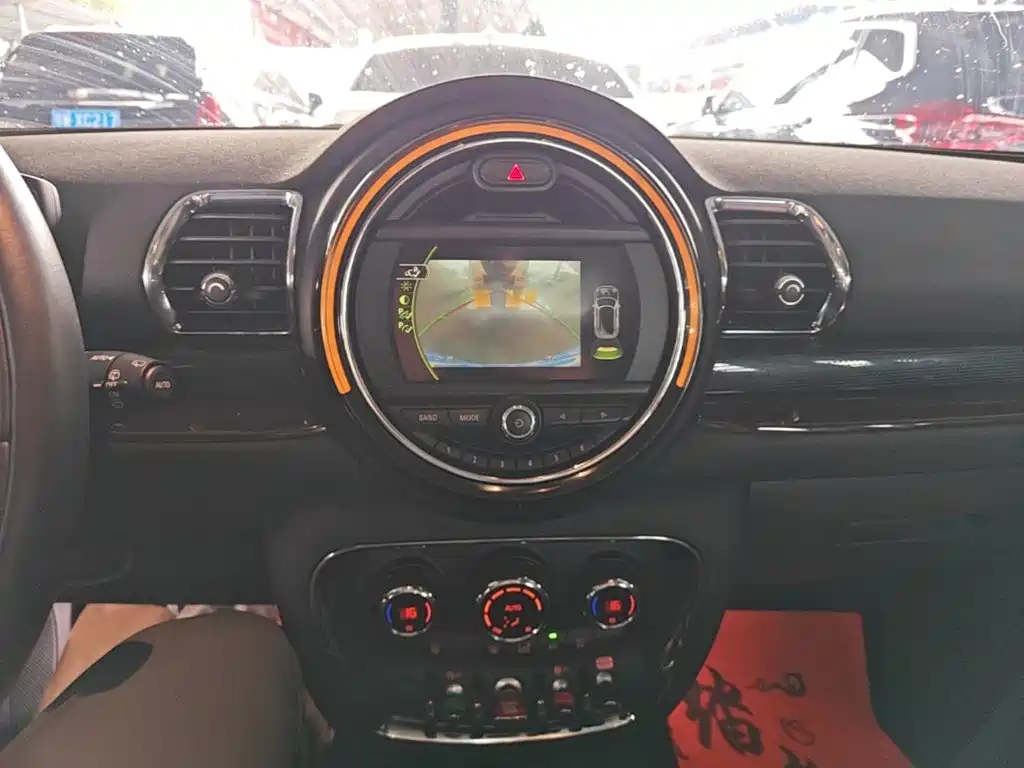 MINI Clubman 2016 — фото 9