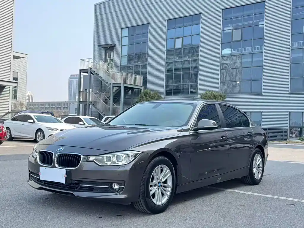 BMW 3 Series 2015 — фото 1