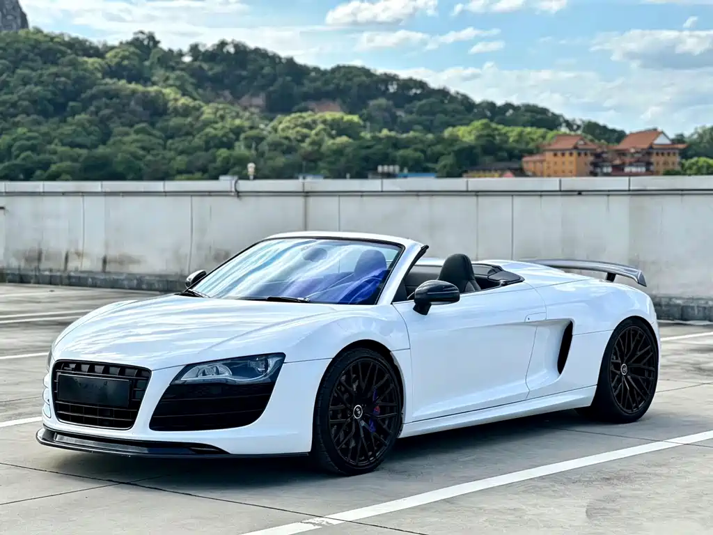 Audi R8 2013 — фото 1