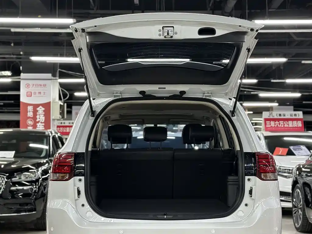 Mitsubishi Outlander 2022 — фото 14