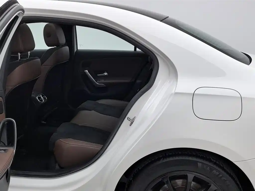 Mercedes-Benz A-Class 2020 — фото 15