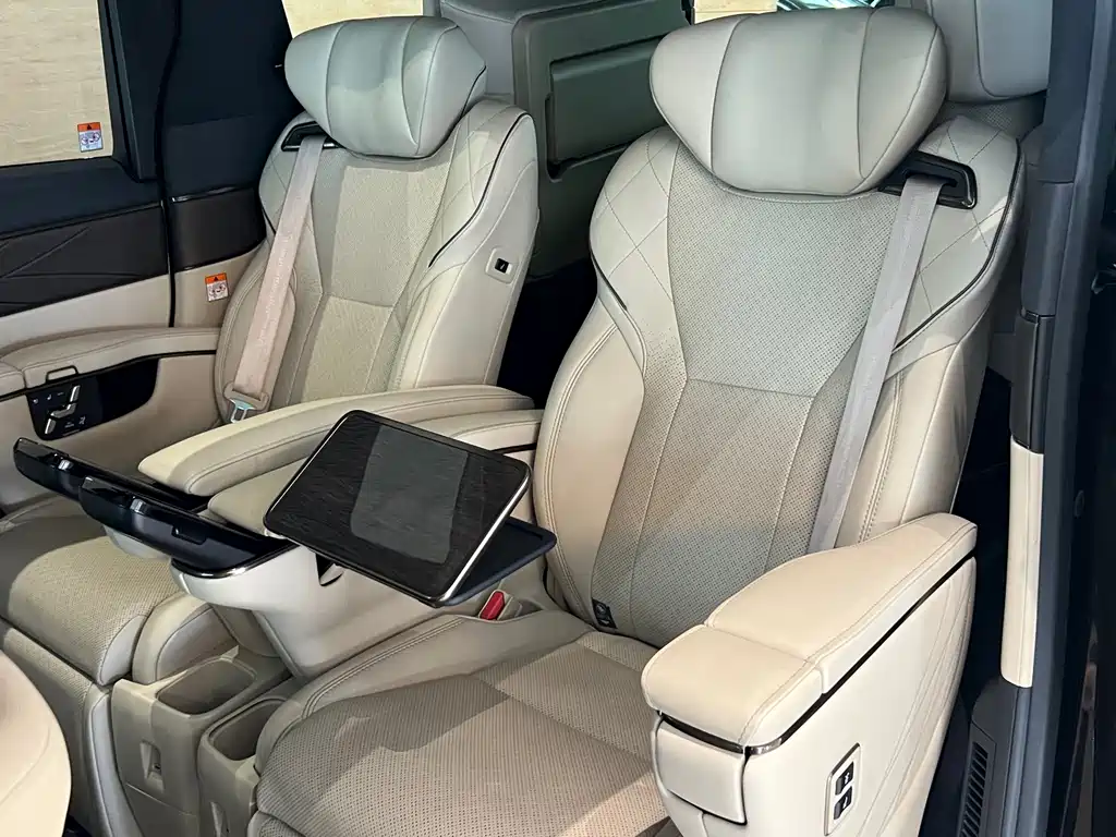 Toyota Alphard 2024 — фото 13