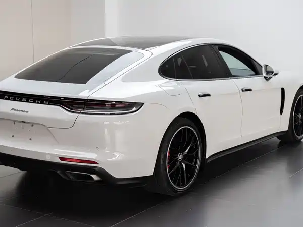 Porsche Panamera 2022