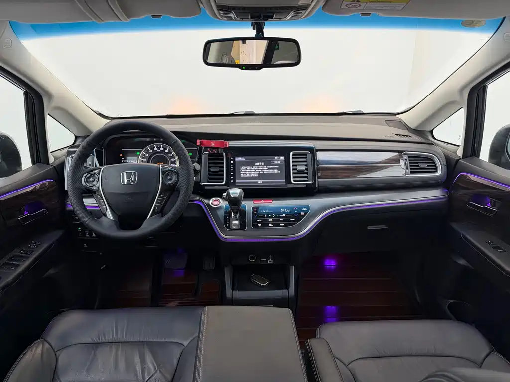 Honda Elysion 2018 — фото 13