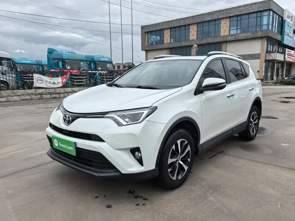 Toyota RAV4 2017 — фото 2