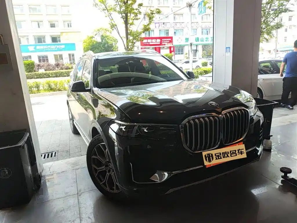 BMW X7 2022