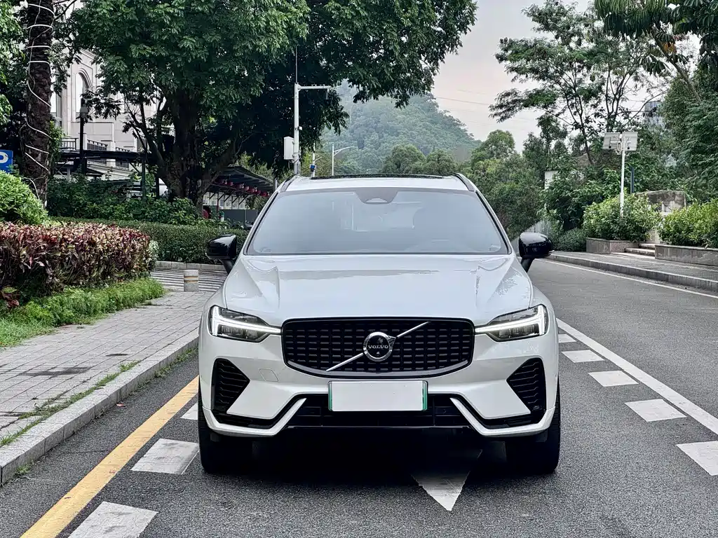 Volvo XC60 PHEV 2022 — фото 2