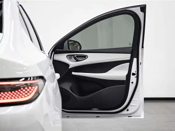 BYD Seal 05 DM-i 2025