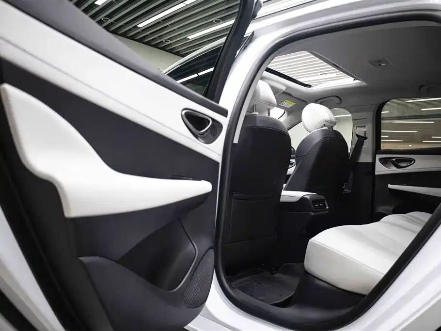BYD Seal 05 DM-i 2025 — фото 20