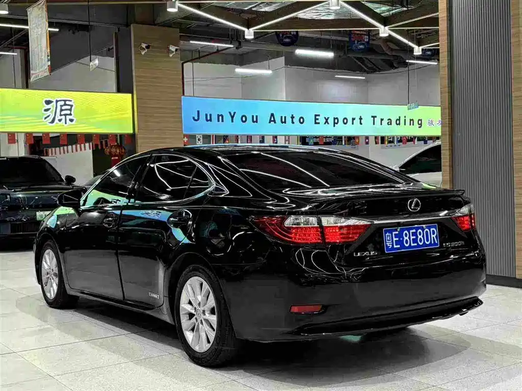 Lexus ES 2015 — фото 5
