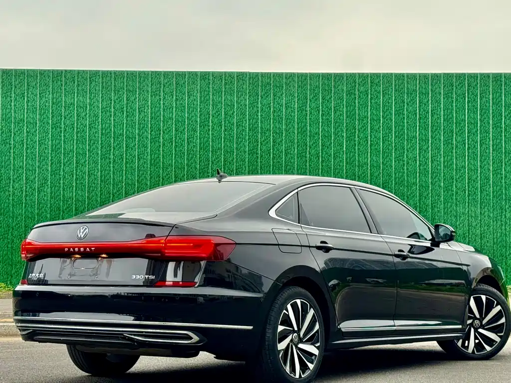 Volkswagen Passat 2022 — фото 4