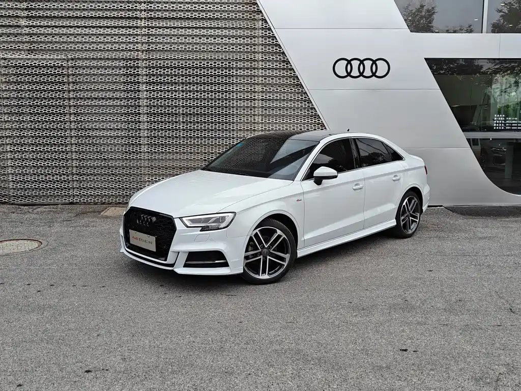 Audi A3 2020 — фото 1