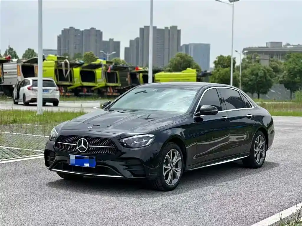 Mercedes-Benz E-Class 2022 — фото 2