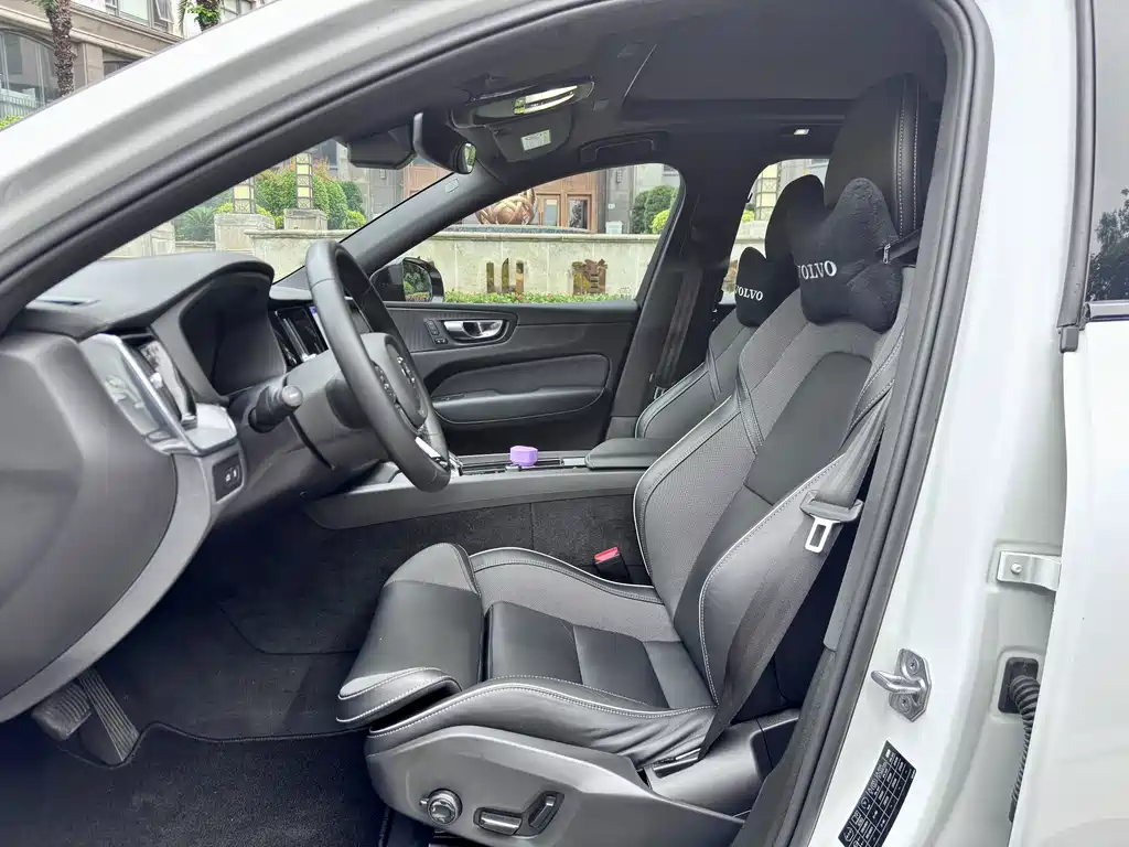 Volvo XC60 PHEV 2022 — фото 4