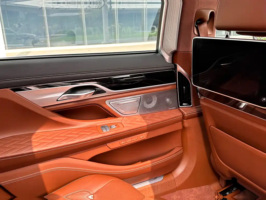 BMW 7 Series 2020 — фото 10