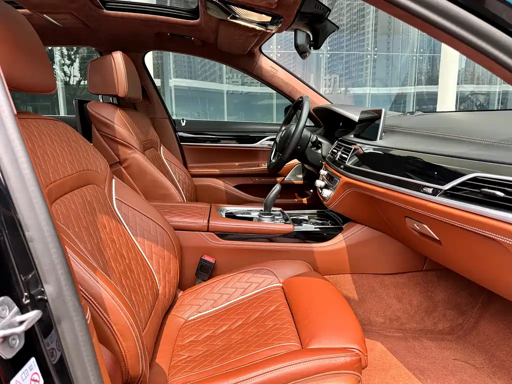 BMW 7 Series 2020 — фото 12