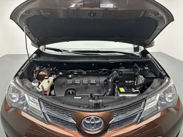 Toyota RAV4 2016 — фото 12