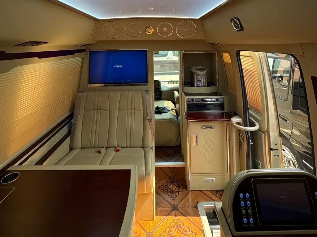 Toyota Coaster 2020 — фото 9