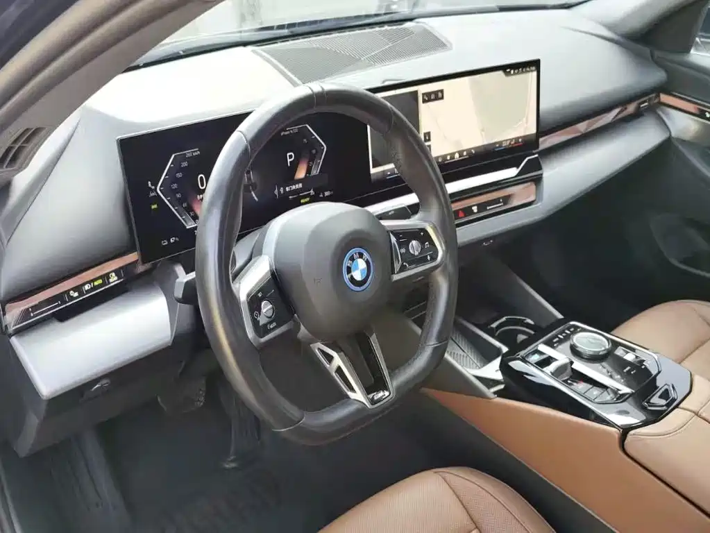 BMW i5 2025