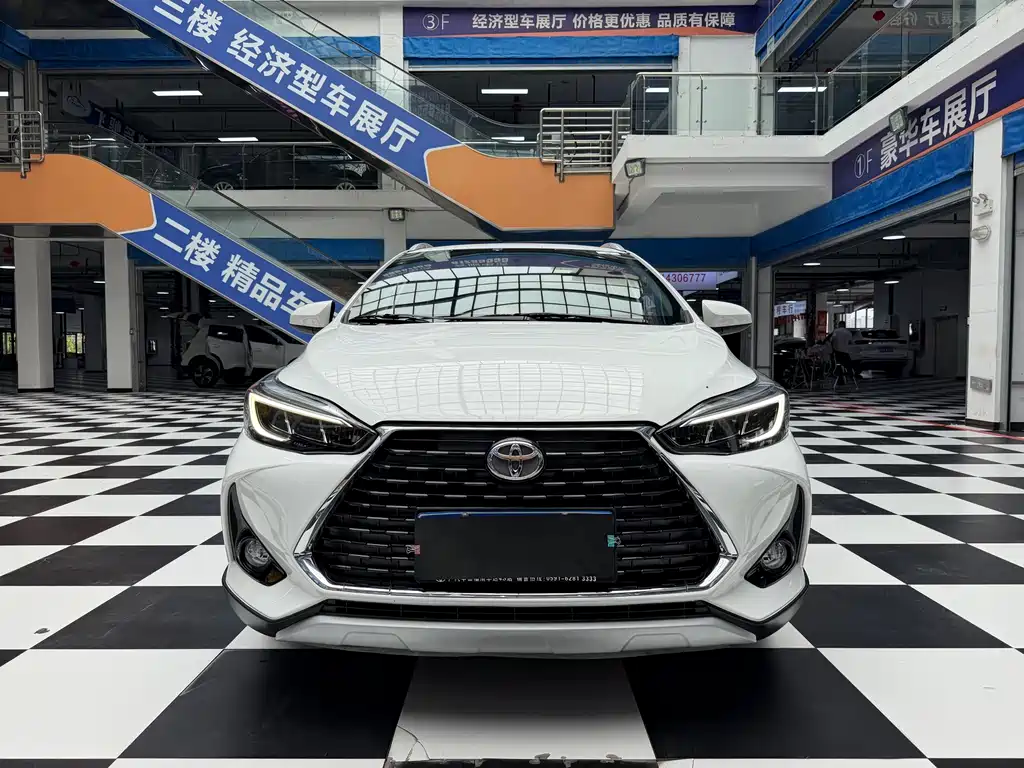 Toyota Yaris L 2022