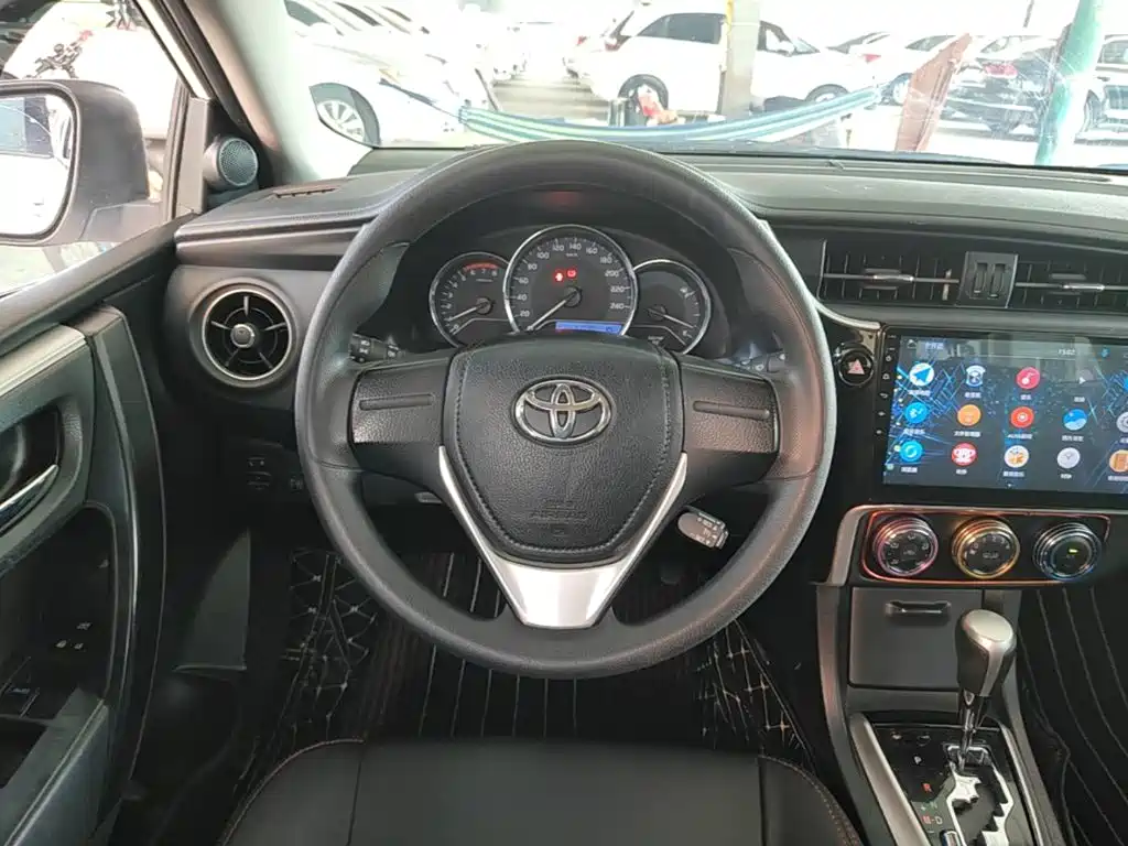 Toyota Corolla 2018 — фото 11