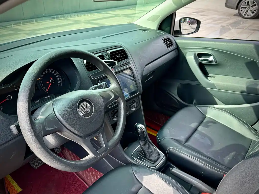 Volkswagen Polo 2017 — фото 15