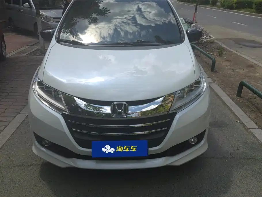 Honda Odyssey 2015 — фото 2